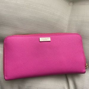 COPY - Kate Spade Wallet with zipper